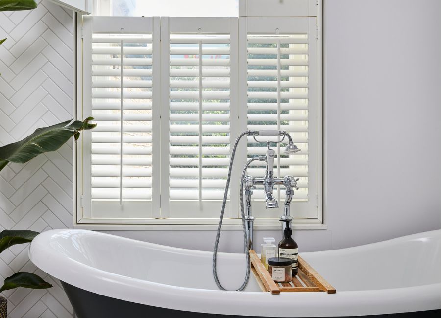 Tier on tier shutters old style bathtub