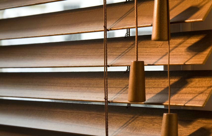 VENETIAN BLINDS